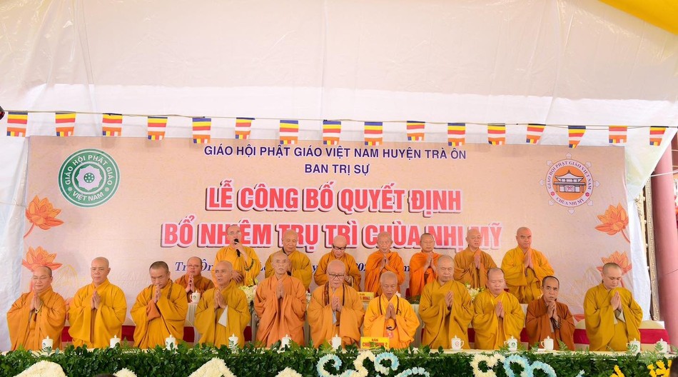 Chư tôn đức chứng minh và tham dự Chư tôn đức chứng minh và tham dự