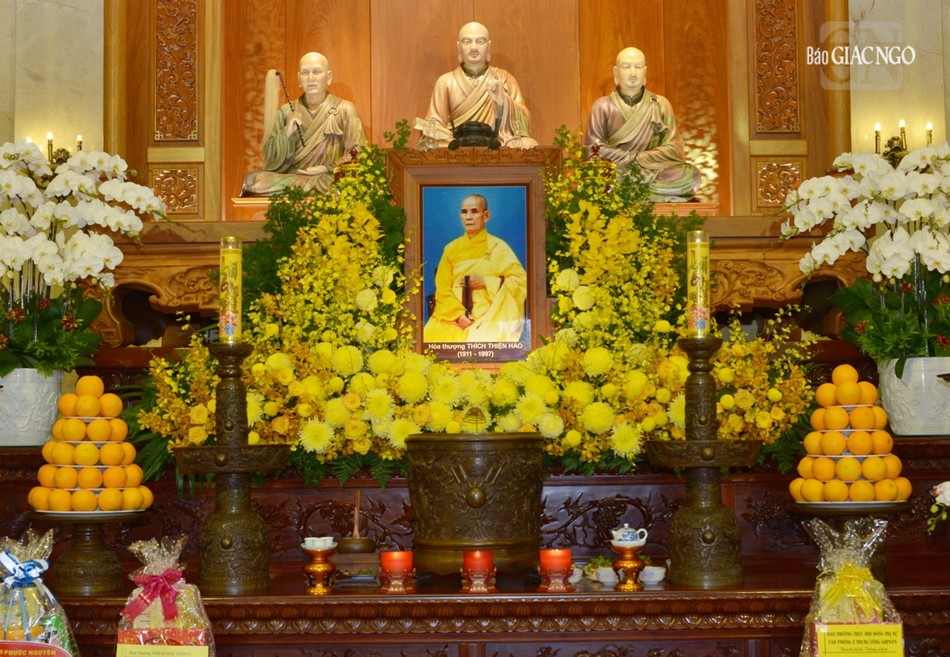 Di ảnh Đại lão Hòa thượng Thích Thiện Hào tại Tổ đường Việt Nam Quốc Tự Di ảnh Đại lão Hòa thượng Thích Thiện Hào tại Tổ đường Việt Nam Quốc Tự