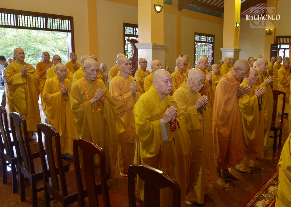 Chư tôn giáo phẩm Hội đồng Chứng minh, Hội đồng Trị sự, Ban Trị sự TP.HCM thành kính tưởng niệm Chư tôn giáo phẩm Hội đồng Chứng minh, Hội đồng Trị sự, Ban Trị sự TP.HCM thành kính tưởng niệm