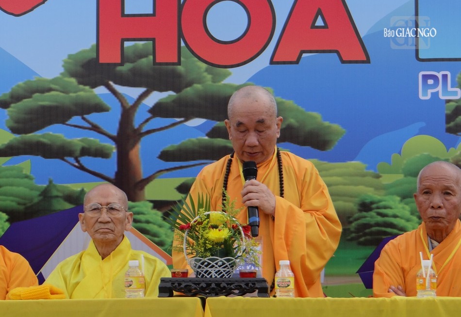 Hòa thượng Thích Thanh Tân ban đạo từ Hòa thượng Thích Thanh Tân ban đạo từ