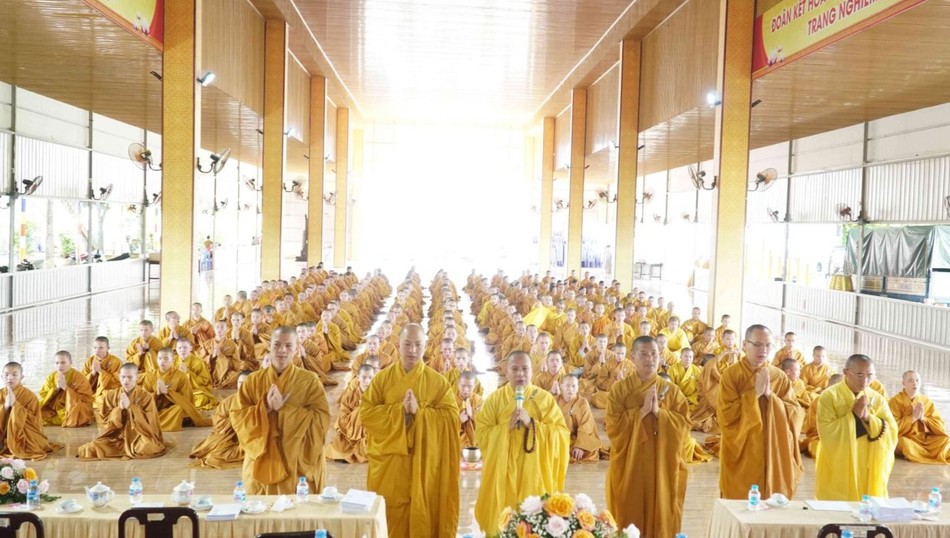 Tại hội trường 1 trùng tụng luật Trường hàng Tại hội trường 1 trùng tụng luật Trường hàng