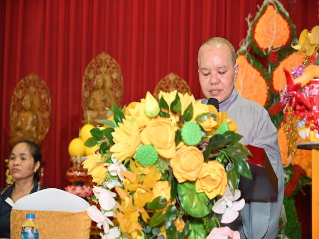 Ni sư Thích Tâm Chính phát biểu khai mạc Ni sư Thích Tâm Chính phát biểu khai mạc