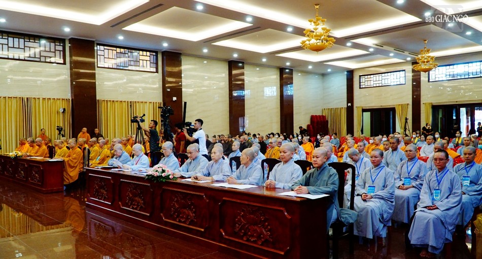 Chư tôn đức Tăng Ni tham dự lễ khai mạc