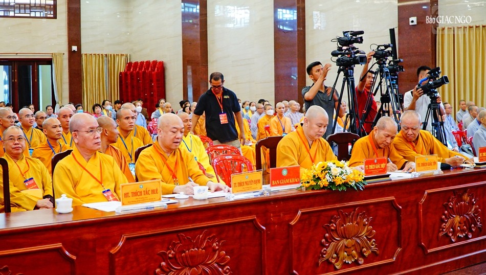 Chư tôn đức Ban Giám khảo