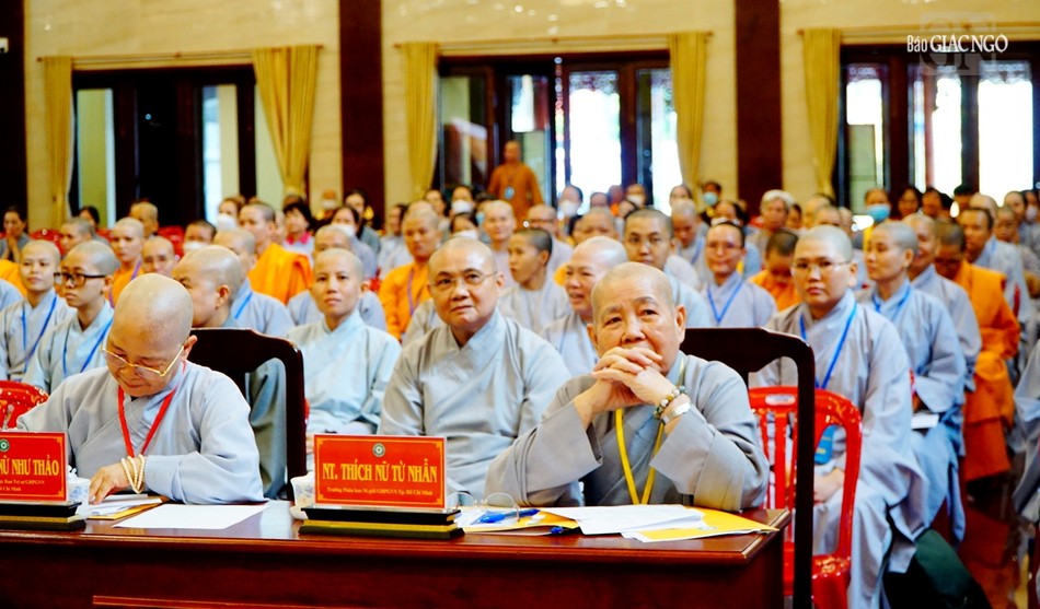 Chư Ni tham dự lễ khai mạc