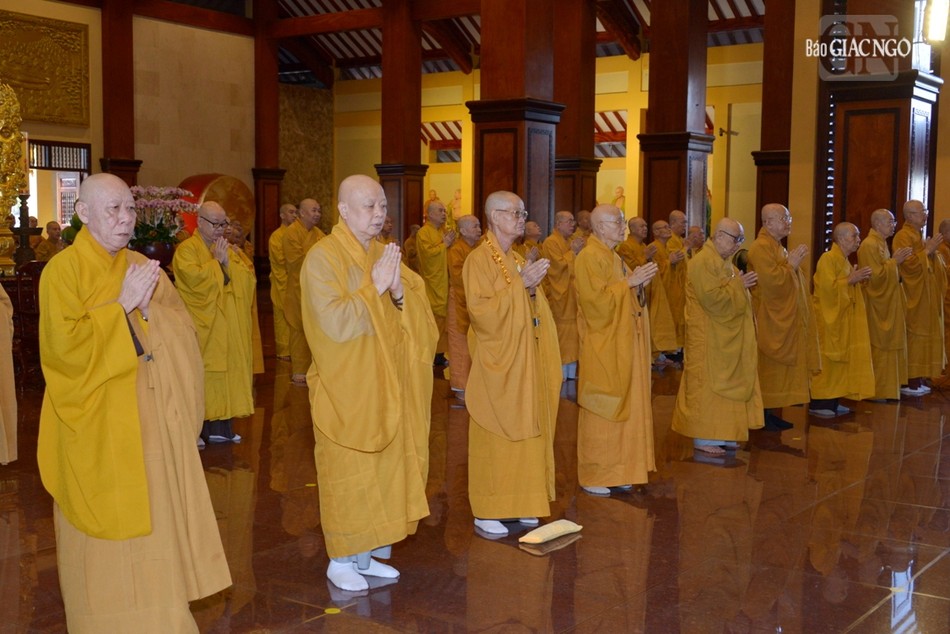 Chư tôn giáo phẩm Hội đồng Chứng minh, Ban Trị sự GHPGVN TP.HCM tại lễ Bố-tát Chư tôn giáo phẩm Hội đồng Chứng minh, Ban Trị sự GHPGVN TP.HCM tại lễ Bố-tát