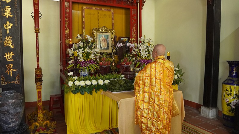 Di ảnh Hòa thượng Tăng cang được tôn thờ tại Tổ đường tổ đình Chúc Thánh Di ảnh Hòa thượng Tăng cang được tôn thờ tại Tổ đường tổ đình Chúc Thánh