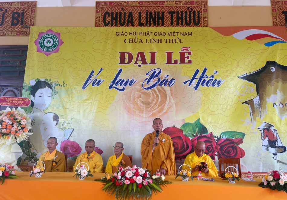 Thượng toạ Thích Chơn Lý đạo từ tại buổi lễ Thượng toạ Thích Chơn Lý đạo từ tại buổi lễ