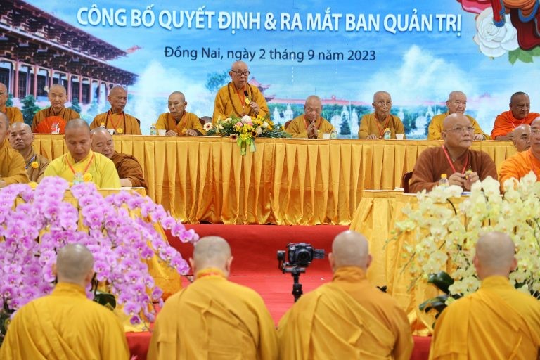 Hòa thượng Thích Như Tín ban đạo từ Hòa thượng Thích Như Tín ban đạo từ