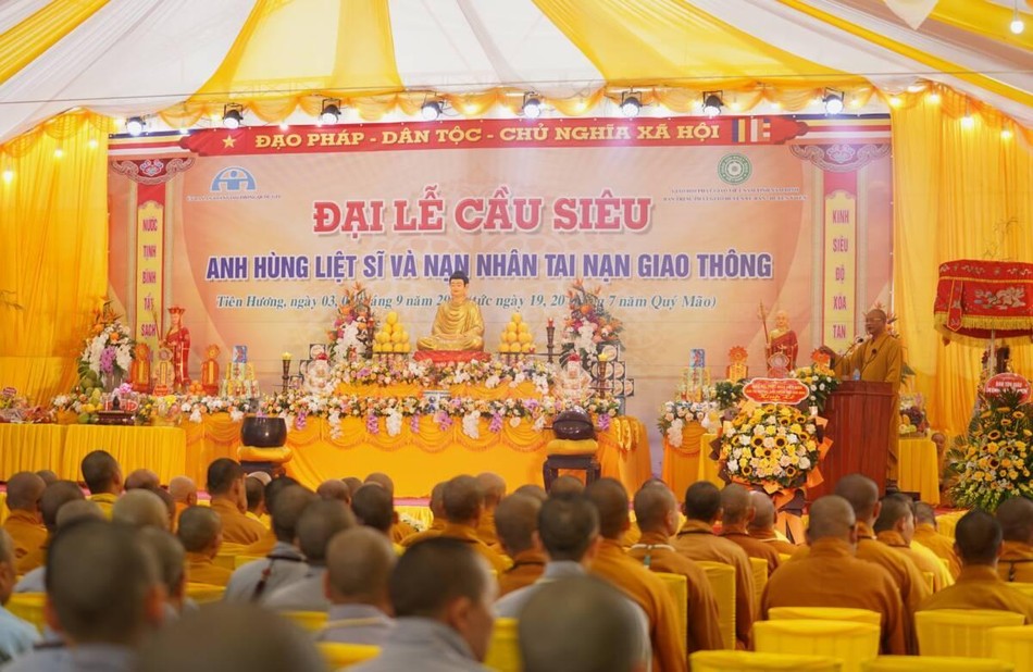 Đại lễ cầu siêu anh hùng liệt sĩ và nạn nhân tử vong do tai nạn giao thông