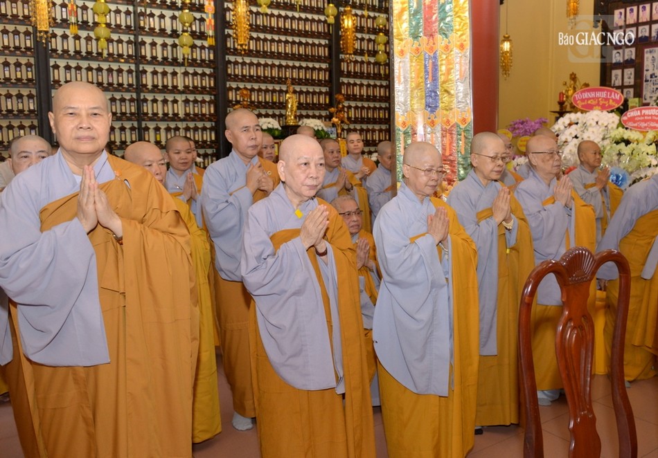 Chư tôn Phân ban Ni giới TP.HCM thành kính tưởng niệm Chư tôn Phân ban Ni giới TP.HCM thành kính tưởng niệm