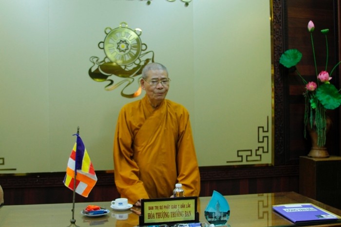 Hòa thượng Thích Châu Quang chủ trì buổi họp Hòa thượng Thích Châu Quang chủ trì buổi họp
