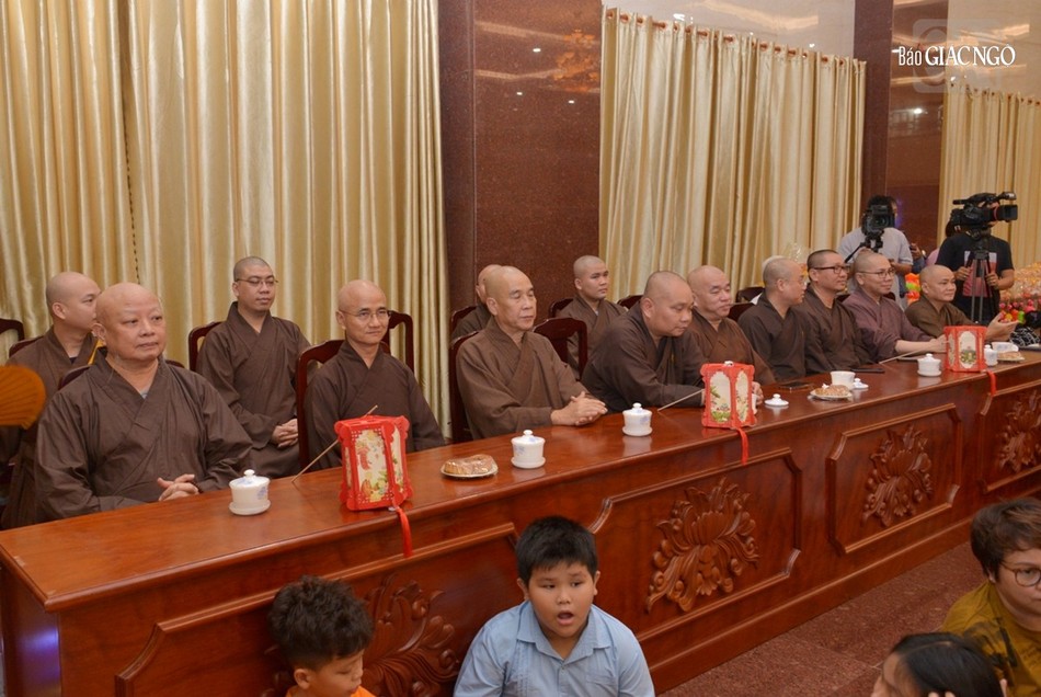 Chư tôn đức tham dự