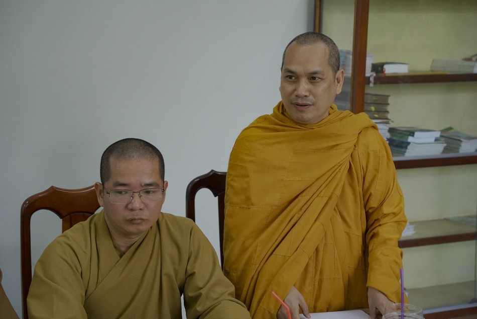 Chư tôn đức Tăng Ni tham dự đã trình bày những thuận lợi và khó khăn trong thực tế quản lý Chư tôn đức Tăng Ni tham dự đã trình bày những thuận lợi và khó khăn trong thực tế quản lý