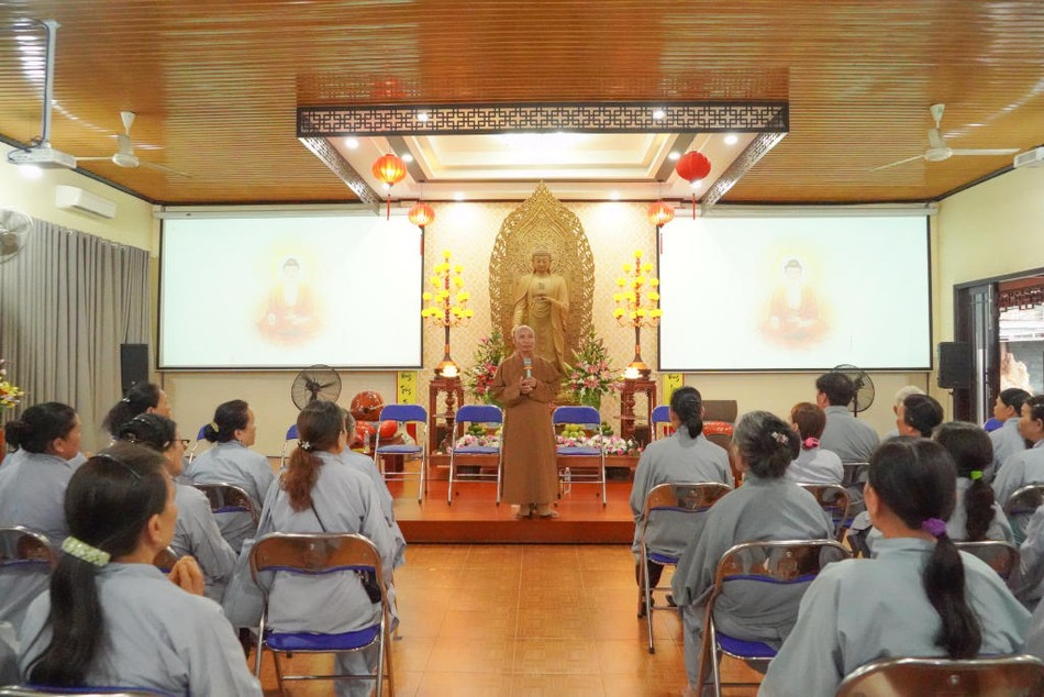 Hòa thượng Thích Hạnh Nhẫn động viên đạo tràng tu học Hòa thượng Thích Hạnh Nhẫn động viên đạo tràng tu học