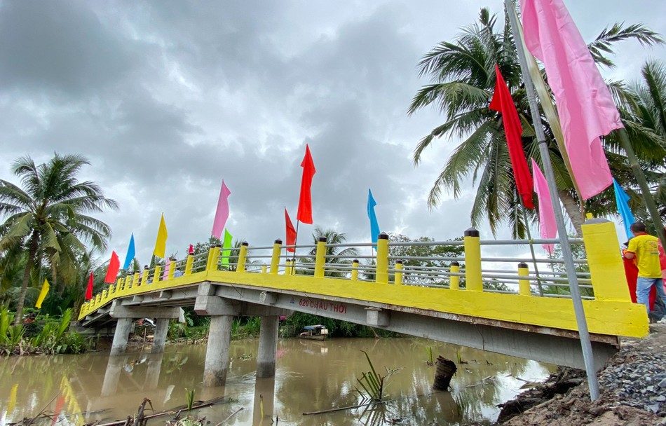 Cầu Ba Tốt - Tường Nguyên 490 tại H.Tam Bình đã hoàn thiện, bàn giao đến người dân địa phương Cầu Ba Tốt - Tường Nguyên 490 tại H.Tam Bình đã hoàn thiện, bàn giao đến người dân địa phương