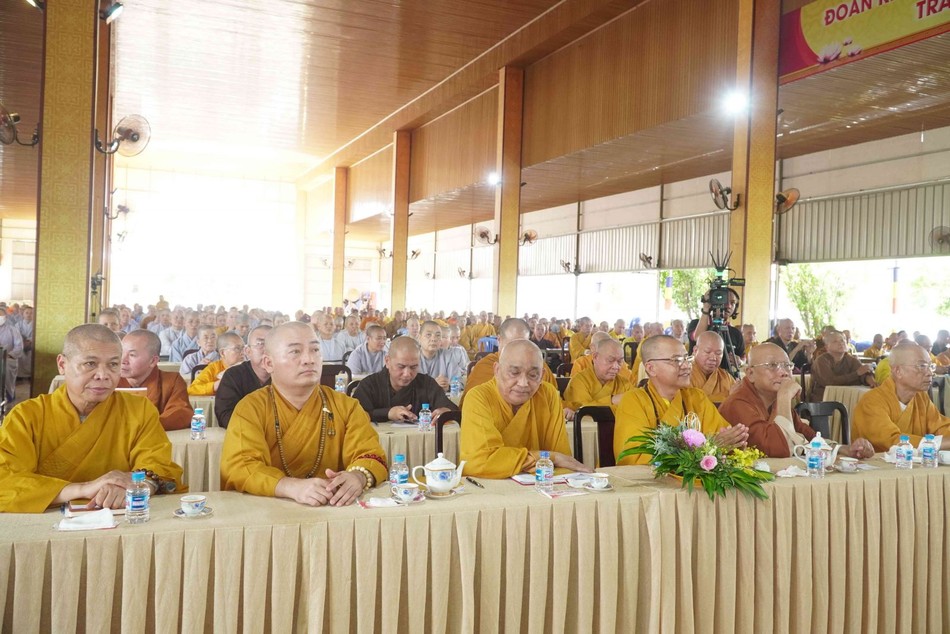 Chư tôn đức tham dự Chư tôn đức tham dự