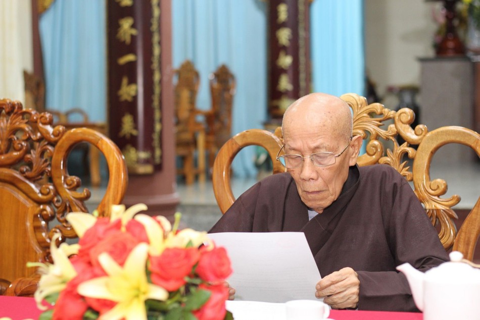 Trưởng lão Hòa thượng Thích Minh Trí chứng minh buổi họp Trưởng lão Hòa thượng Thích Minh Trí chứng minh buổi họp