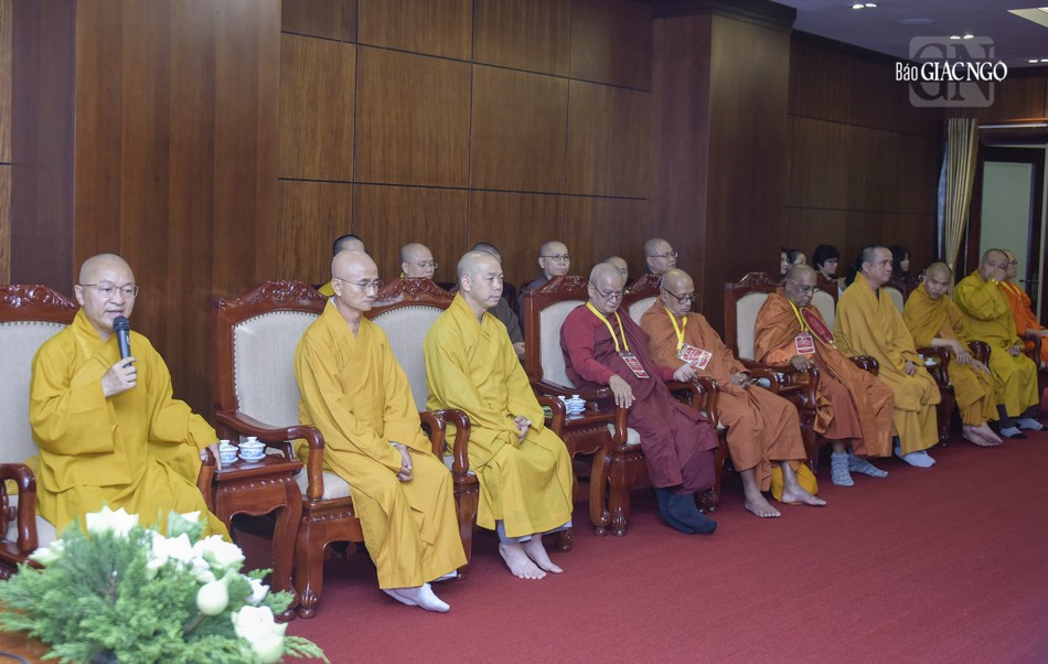 Chư tôn đức Ban Trị sự TP.HCM và thành viên phái đoàn Chư tôn đức Ban Trị sự TP.HCM và thành viên phái đoàn