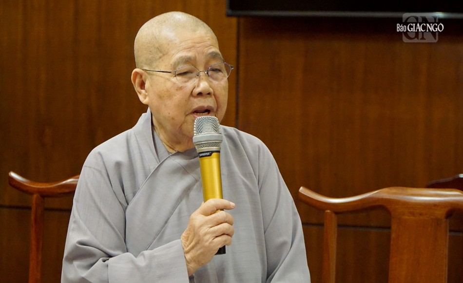 Ni trưởng Thích nữ Từ Nhẫn phát biểu khai mạc