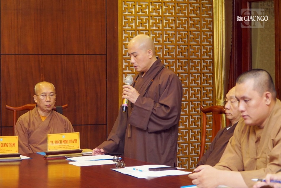 Thượng tọa Thích Minh Cần, Phó Trưởng ban Giáo dục Phật giáo TP.HCM đóng góp ý kiến Thượng tọa Thích Minh Cần, Phó Trưởng ban Giáo dục Phật giáo TP.HCM đóng góp ý kiến