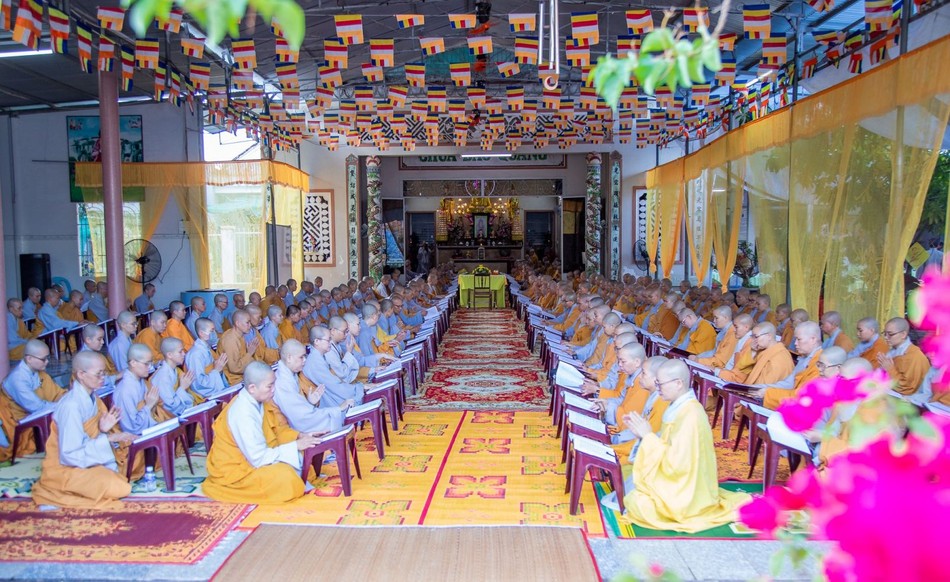Trang nghiêm lễ Bố-tát của chư Ni tỉnh Đồng Nai Trang nghiêm lễ Bố-tát của chư Ni tỉnh Đồng Nai