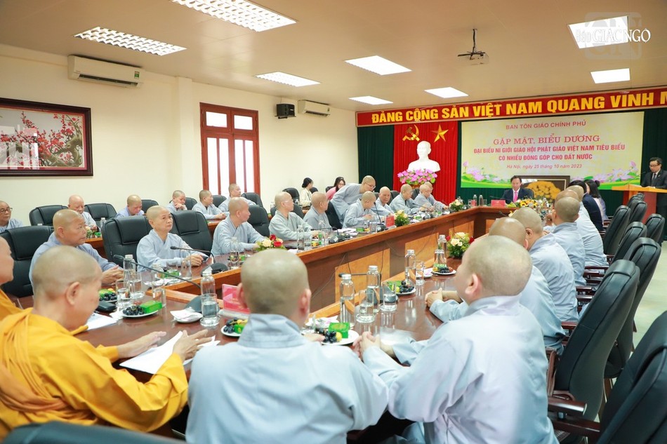 Chư Ni tại Ban Tôn giáo Chính phủ Chư Ni tại Ban Tôn giáo Chính phủ