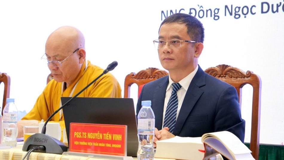 PGS.TS Nguyễn Tiến Vinh phát biểu khai mạc PGS.TS Nguyễn Tiến Vinh phát biểu khai mạc