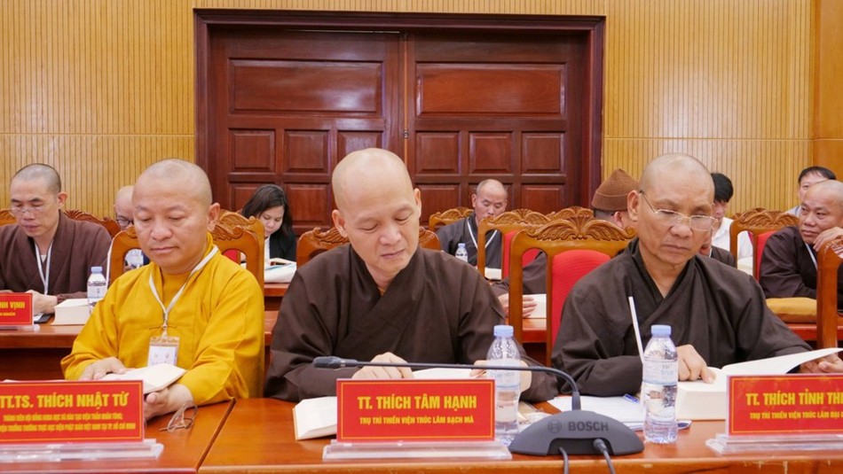 Chư tôn đức tham dự hội thảo Chư tôn đức tham dự hội thảo