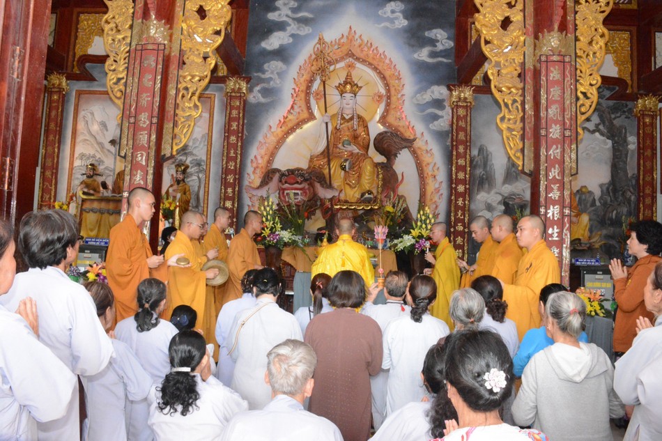Khóa lễ cầu nguyện tại chùa Long Phước Khóa lễ cầu nguyện tại chùa Long Phước