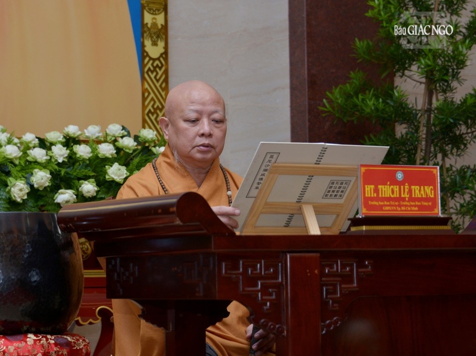 Hòa thượng Chánh Chủ đàn cùng khởi niệm với giới tử