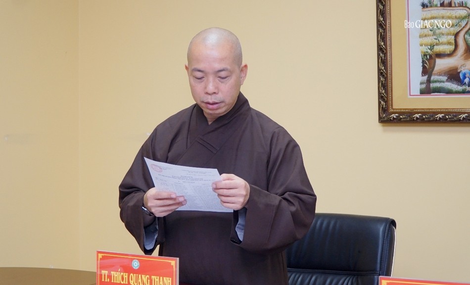 Thượng tọa Thích Quang Thạnh phát biểu trước khi chấm bài thi