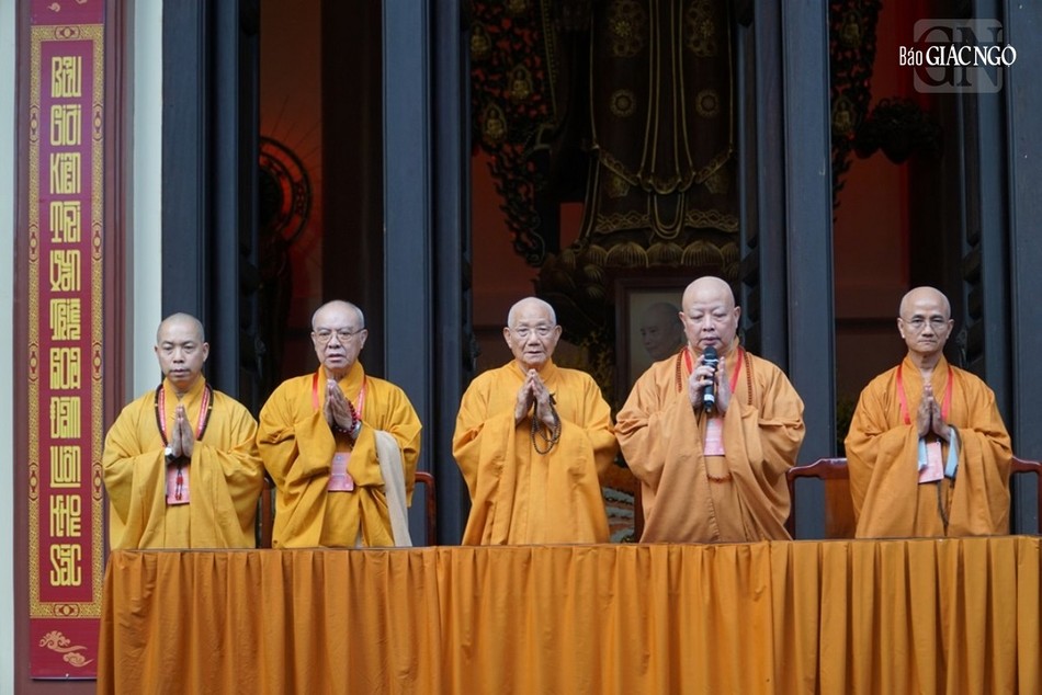 Chư tôn đức Ban Kiến đàn tại Giới đàn viện Huệ Nghiêm