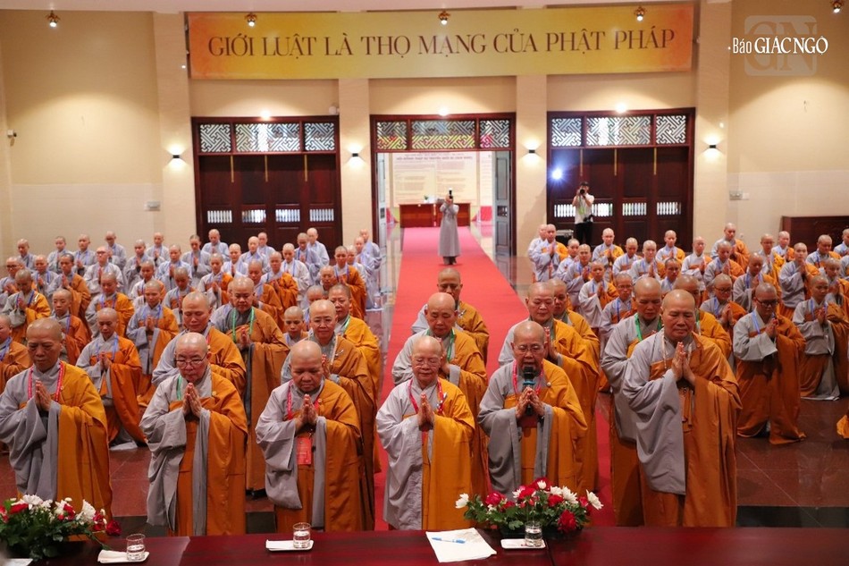 Ni trưởng Thích nữ Từ Nhẫn tri ân chư tôn đức Ban Kiến đàn đến thăm giới trường chùa Thanh Tâm