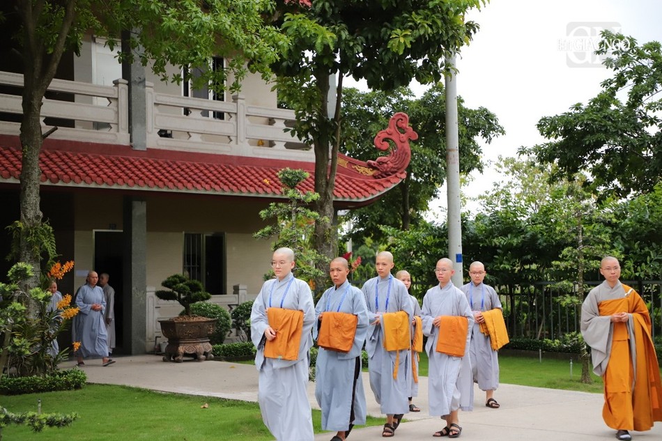 Tại đây, thời khóa sinh hoạt của giới trường Ni theo thời khóa quy định của Ban Kiến đàn Đại giới đàn Bửu Huệ quy định Tại đây, thời khóa sinh hoạt của giới trường Ni theo thời khóa quy định của Ban Kiến đàn Đại giới đàn Bửu Huệ quy định