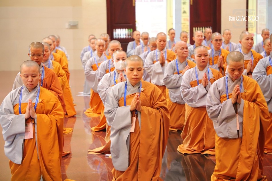 Trong những ngày nhập chúng, giới tử tinh cần với sự hướng dẫn của Ban Điều hành giới trường Trong những ngày nhập chúng, giới tử tinh cần với sự hướng dẫn của Ban Điều hành giới trường