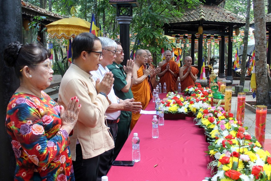 Lễ cầu nguyện an lành trong ngày hội văn hóa Lễ cầu nguyện an lành trong ngày hội văn hóa