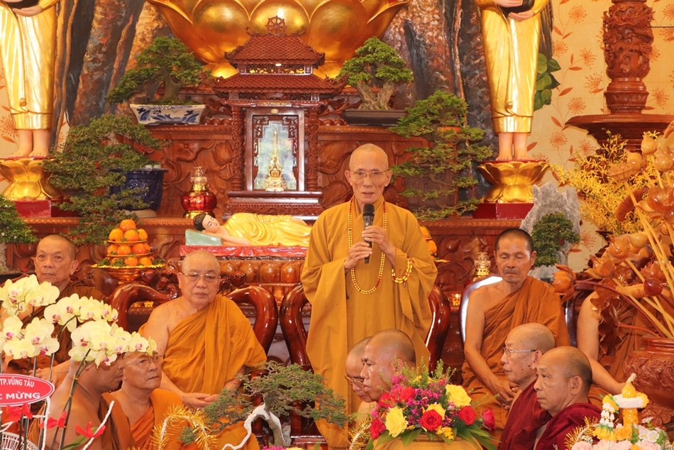 Hòa thượng Thích Huệ Trí đã có thời pháp ngắn nói về công đức của việc dâng y Kathina Hòa thượng Thích Huệ Trí đã có thời pháp ngắn nói về công đức của việc dâng y Kathina