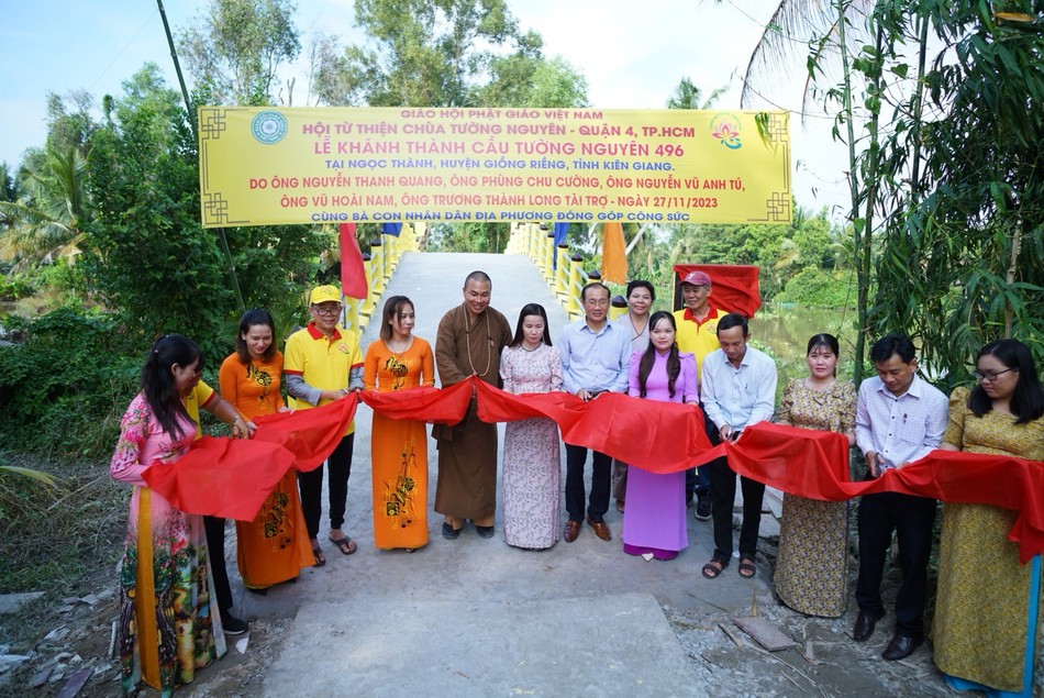 Cắt băng khánh thành, đưa vào sử dụng cầu Tuờng Nguyên 496 tại xã Ngọc Thành, H.Giồng Riềng Cắt băng khánh thành, đưa vào sử dụng cầu Tuờng Nguyên 496 tại xã Ngọc Thành, H.Giồng Riềng