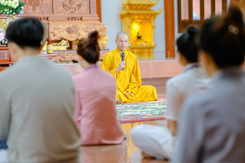 Đại đức Thích Minh Ân thuyết pháp với chủ đề “Hướng về mùa xuân” Đại đức Thích Minh Ân thuyết pháp với chủ đề “Hướng về mùa xuân”