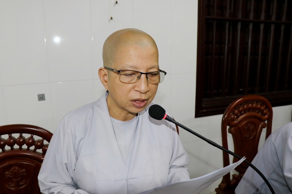Ni sư Thích nữ Như Nguyệt trình chương trình dự thảo hoạt động Phật sự năm 2024