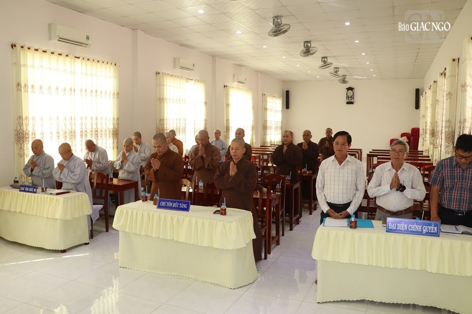 Tăng Ni và đại diện các cơ quan tham dự Tăng Ni và đại diện các cơ quan tham dự