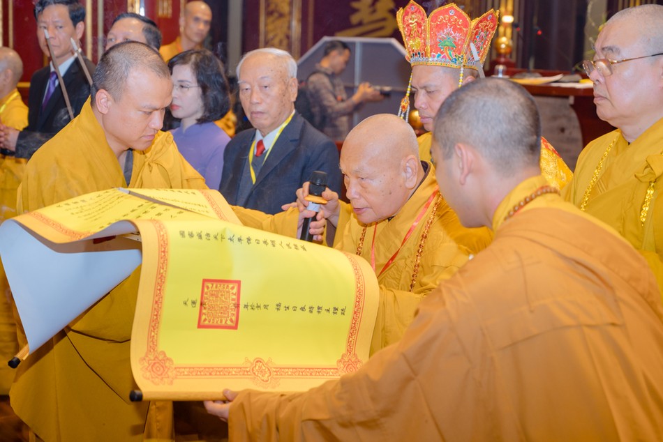 Hòa thượng Chủ tịch Hội đồng Trị sự thay mặt GHPGVN dâng sớ kỳ an