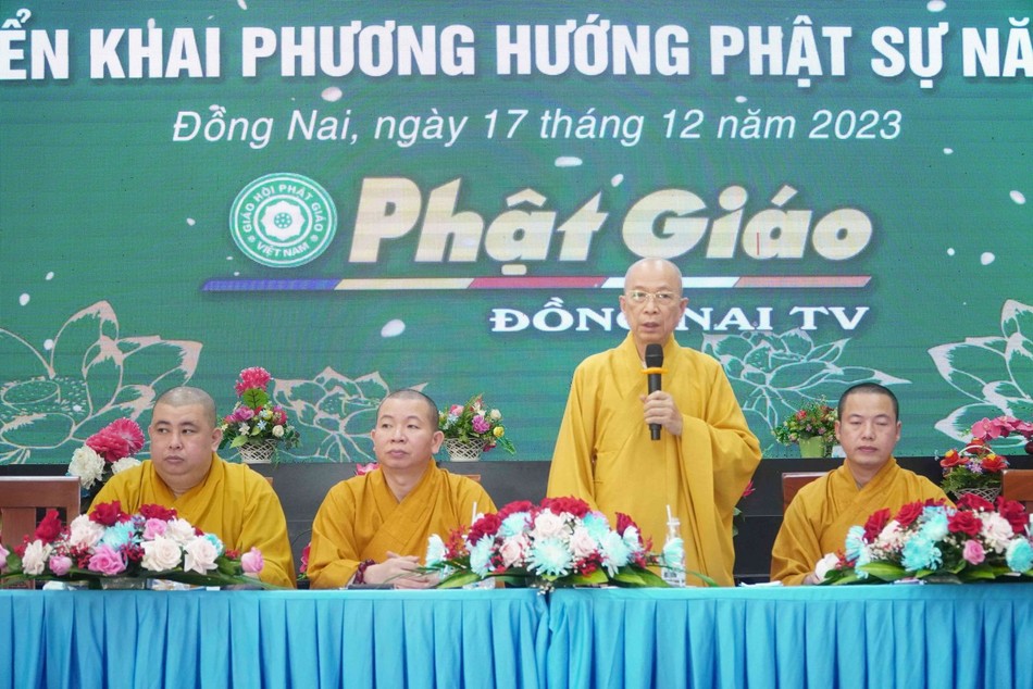 Thượng tọa Thích Huệ Khai phát biểu chỉ đạo Thượng tọa Thích Huệ Khai phát biểu chỉ đạo