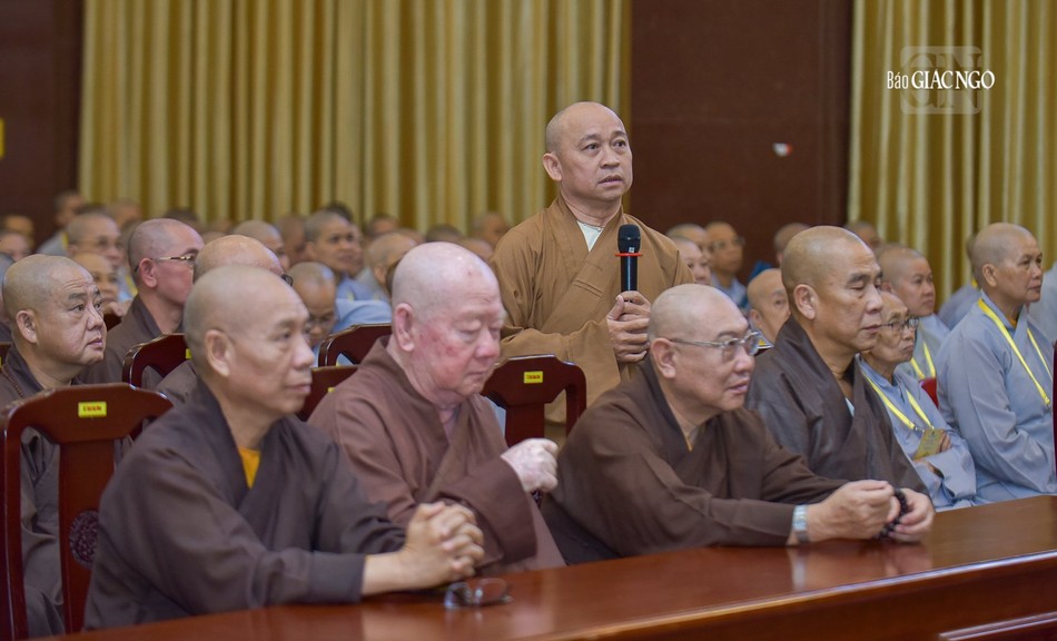 Thượng tọa Thích Lệ Thọ đặt câu hỏi về quy định thời gian thực hiện lập Ban Quan trị tự viện