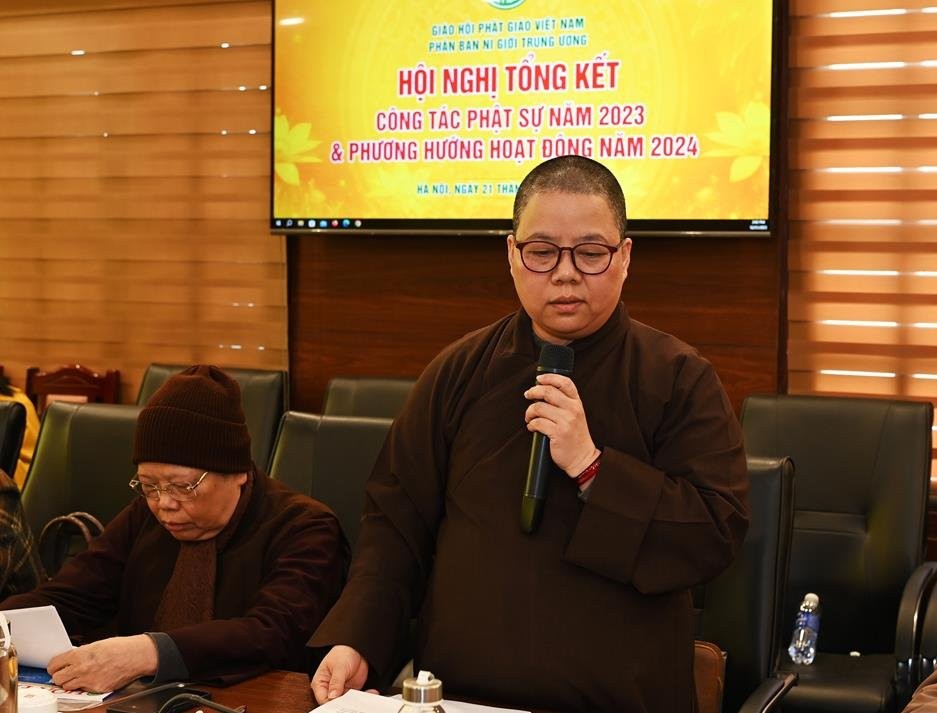 Ni sư Thích Đàm Thành báo cáo hoạt động Phật sự Ni sư Thích Đàm Thành báo cáo hoạt động Phật sự