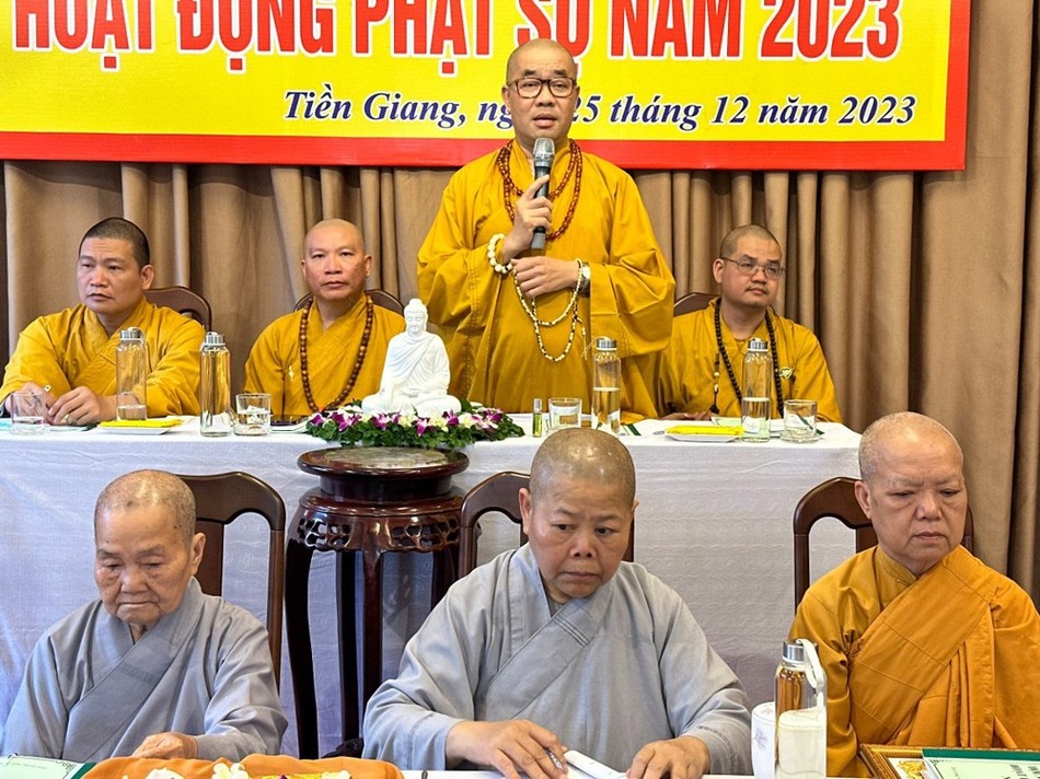 Thượng tọa Thích Quảng Lộc phát biểu chỉ đạo