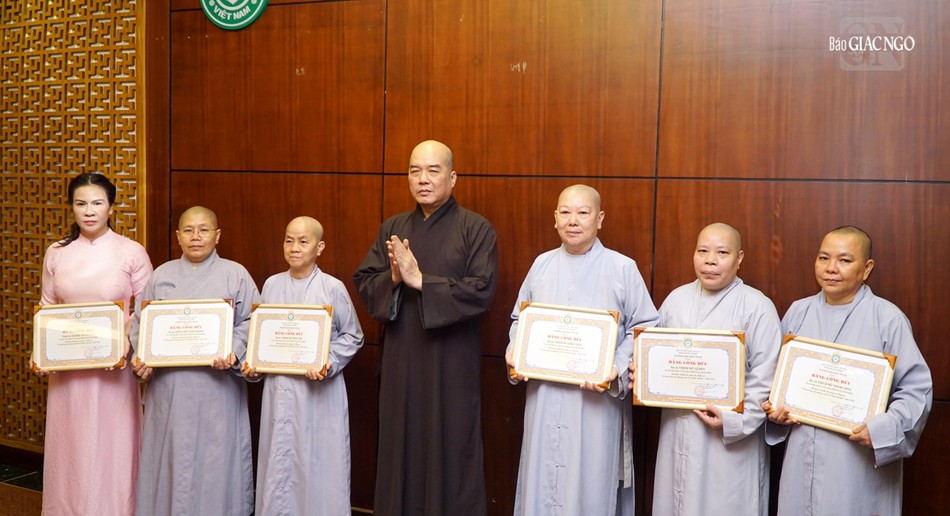 ... thuộc Ban Kinh tế - Tài chính GHPGVN TP.HCM đã đóng góp tích cực trong năm 2023 ... thuộc Ban Kinh tế - Tài chính GHPGVN TP.HCM đã đóng góp tích cực trong năm 2023