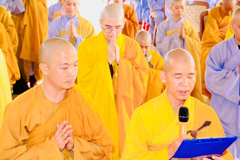 Đại diện môn đồ pháp quyến dâng lời tưởng niệm Đại diện môn đồ pháp quyến dâng lời tưởng niệm