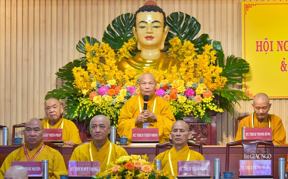 Trưởng lão Hòa thượng Thích Thiện Nhơn ban đạo từ Trưởng lão Hòa thượng Thích Thiện Nhơn ban đạo từ